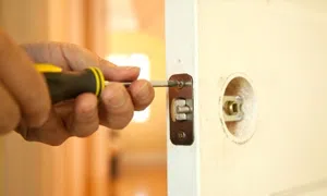 Lock Safe Services Miami, FL 305-307-5764 Lock Safe Services Miami, FL 305-307-5764 - 24-hour-emergency-locksmith