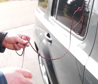 Lock Safe Services Miami, FL 305-307-5764 - unlock-car